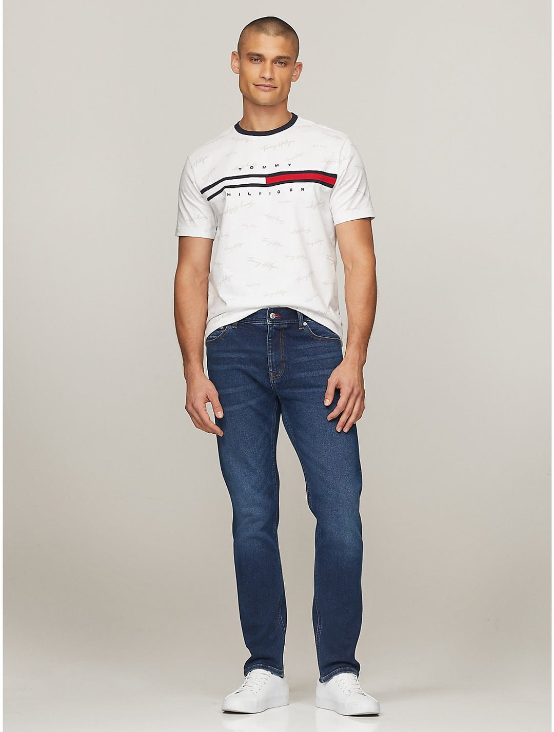 𝐓𝐎𝐌𝐌𝐘 𝐇𝐈𝐋𝐅𝐈𝐆𝐄𝐑 Camiseta con el logotipo de la bandera y rayas de la firma para hombre MSM80