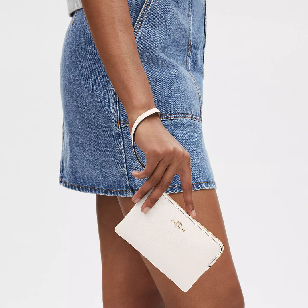 𝐂𝐎𝐀𝐂𝐇                     Bolso de mano con cremallera en las esquinas              CO0024