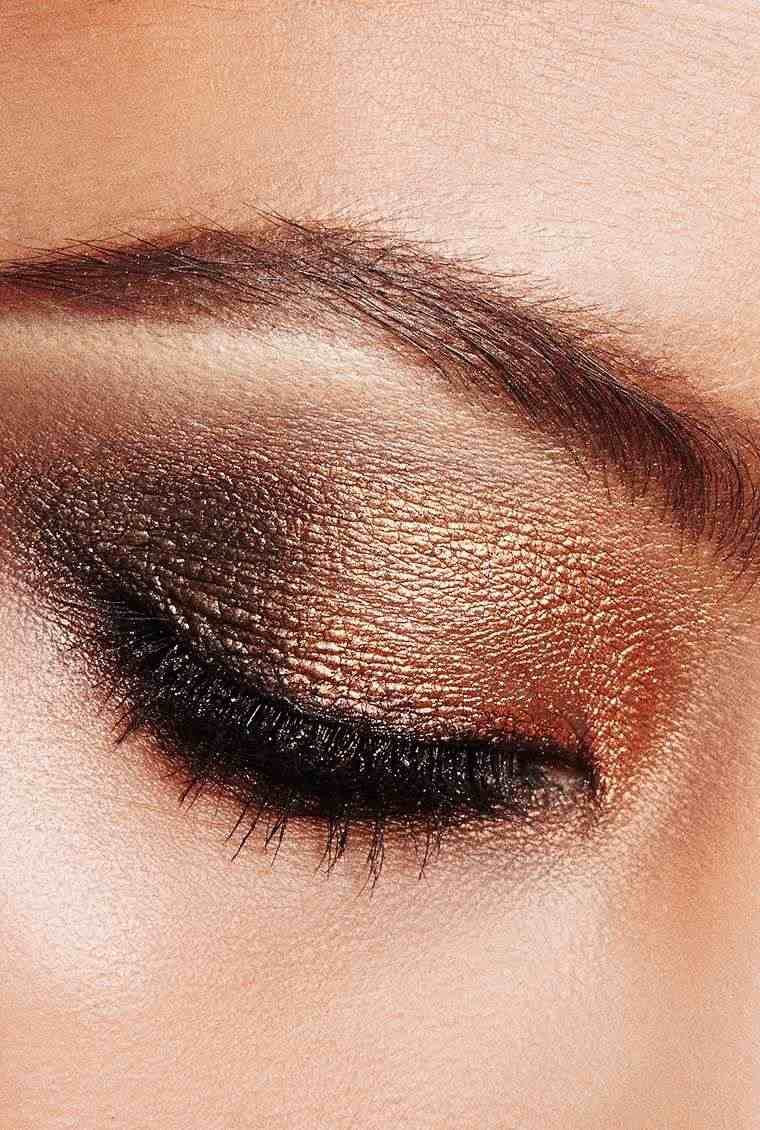 šššššššššš                    Paleta de Sombras de Ojos
Domina cualquier momento neoyorquino con las paletas The City Mini, una colección de mini paletas de sombras de ojos cuidadosamente seleccionadas.               May38