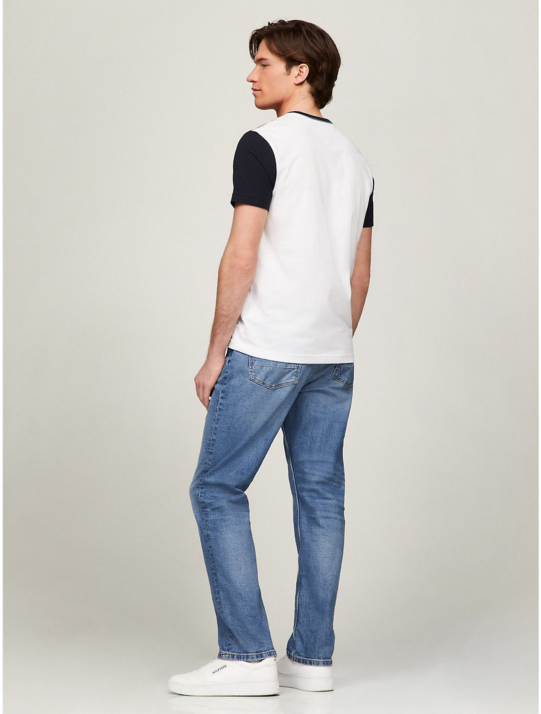 𝐓𝐎𝐌𝐌𝐘 𝐇𝐈𝐋𝐅𝐈𝐆𝐄𝐑 Camiseta con logo de rayas y bandera en bloques de color para hombre
MSM79