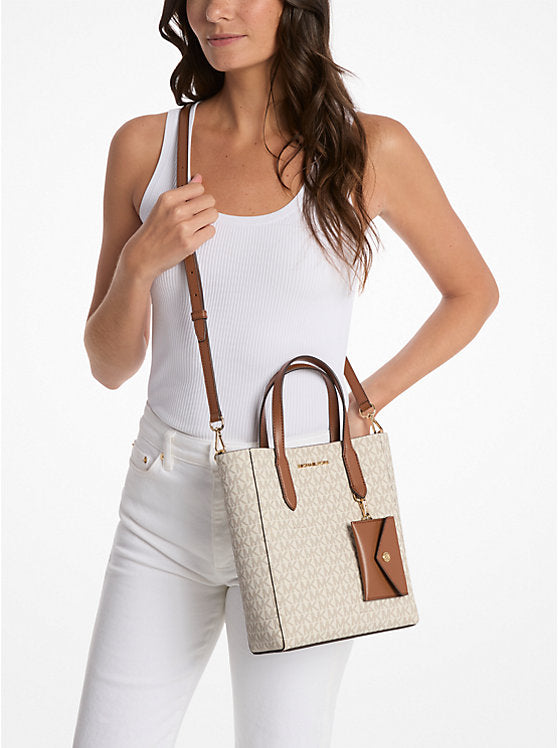 𝐌𝐈𝐂𝐇𝐀𝐄𝐋 𝐊𝐎𝐑𝐒                   Bolso tote convertible pequeño Vincent con logo de la firma y tarjetero                                      MK0030.