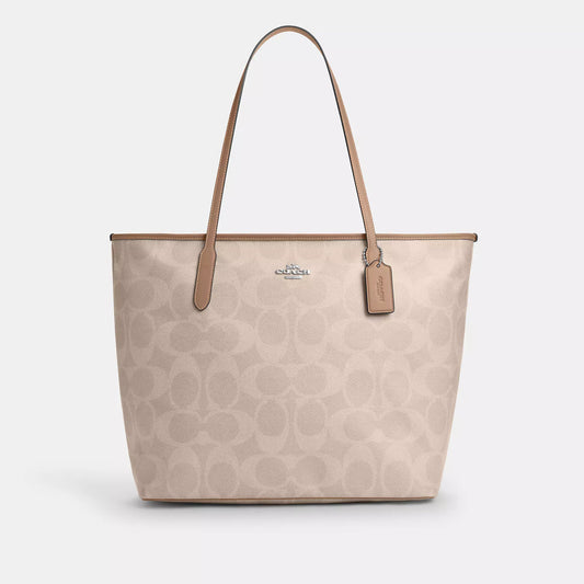 COACH |
Large City Tote Bag In Maxi Signature Canvas | Bolso de mano grande