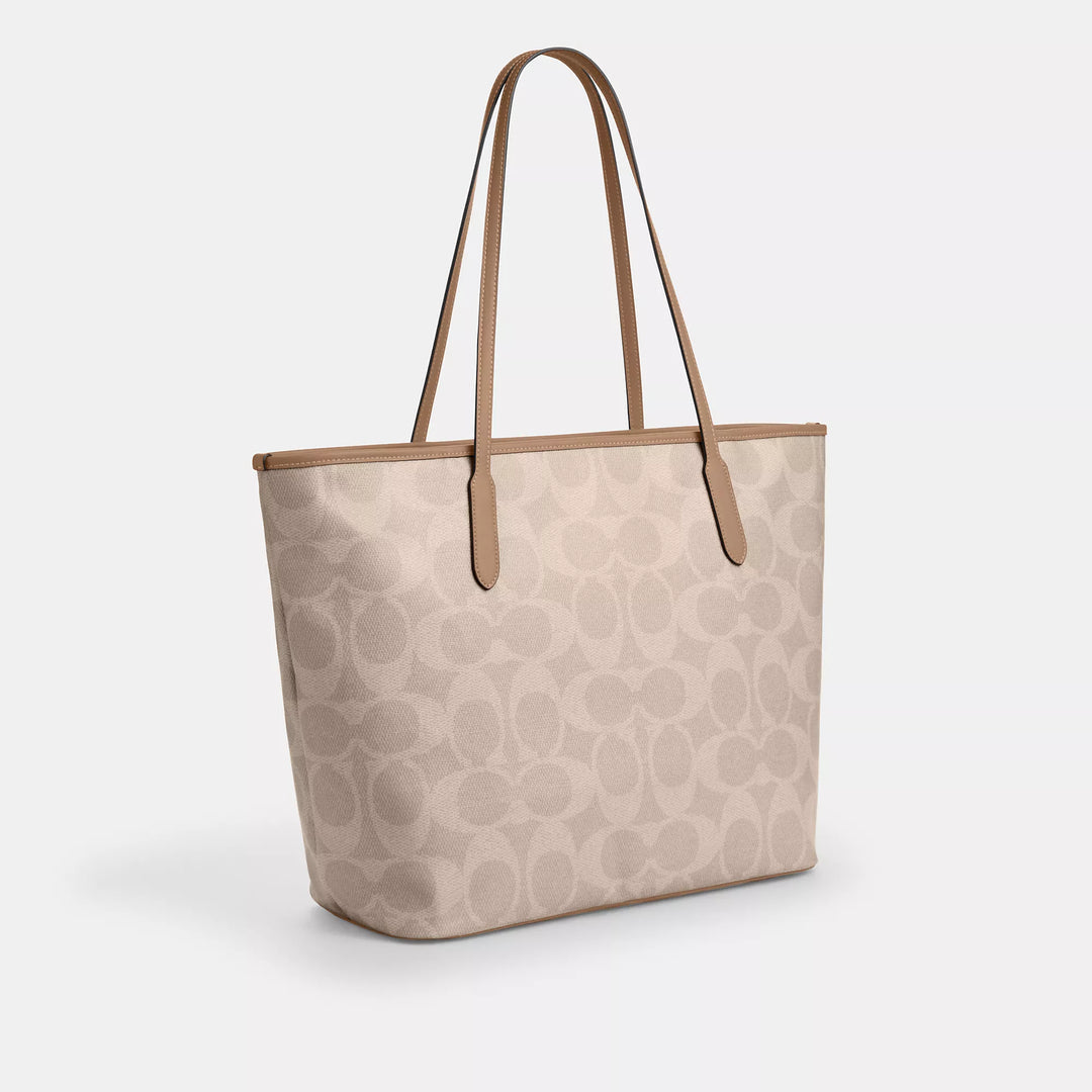 COACH |
Large City Tote Bag In Maxi Signature Canvas | Bolso de mano grande