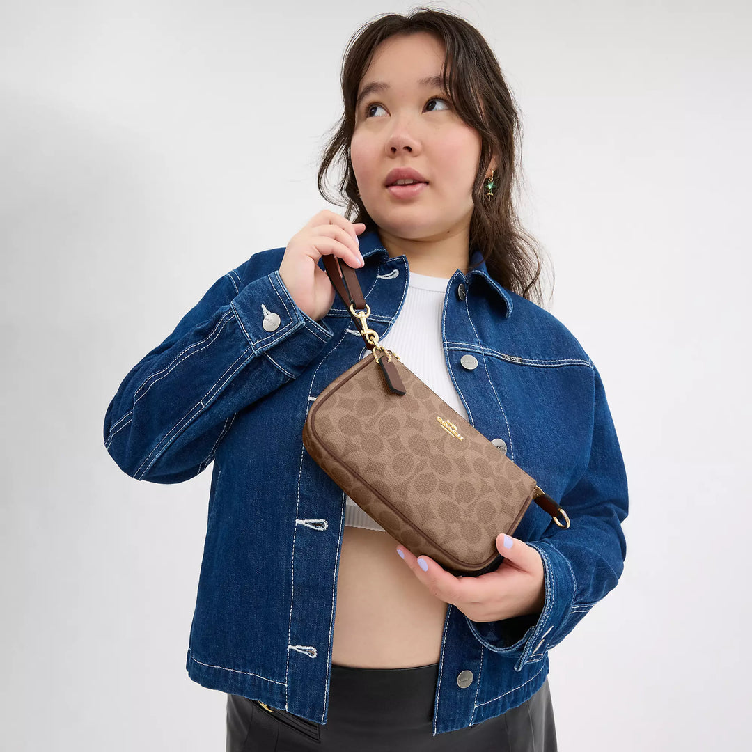 COACH OUTLET | Nolita 19 In Signature Canvas | bolso de mano