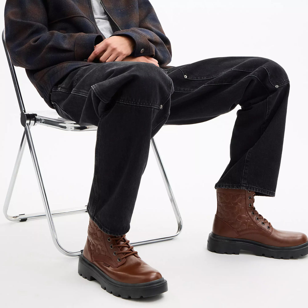 COACH OUTLET |
Combat Boot In Signature Leather | Botas de hombre