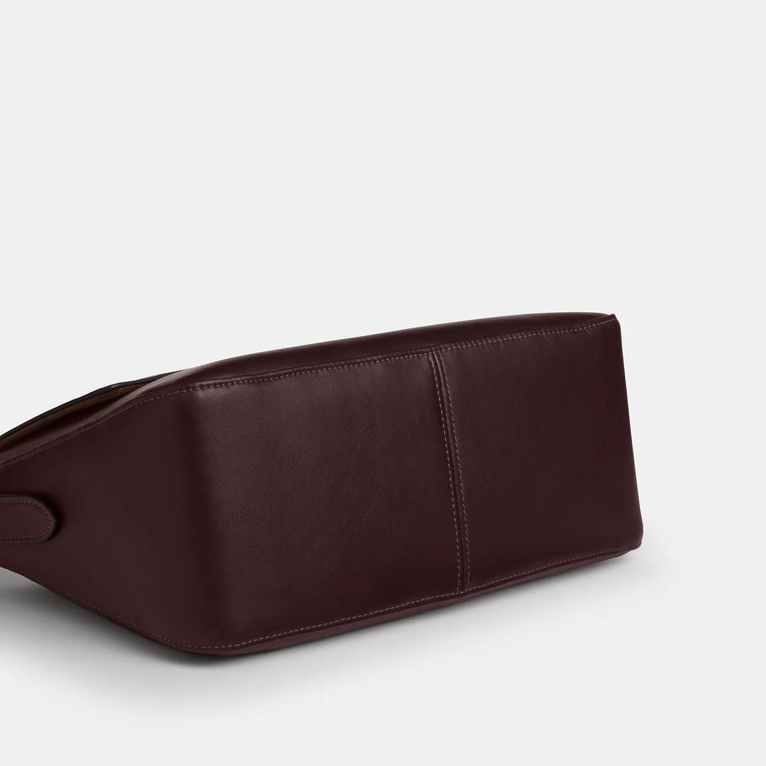 𝐂𝐎𝐀𝐂𝐇                     bolso con solapa etta CO005