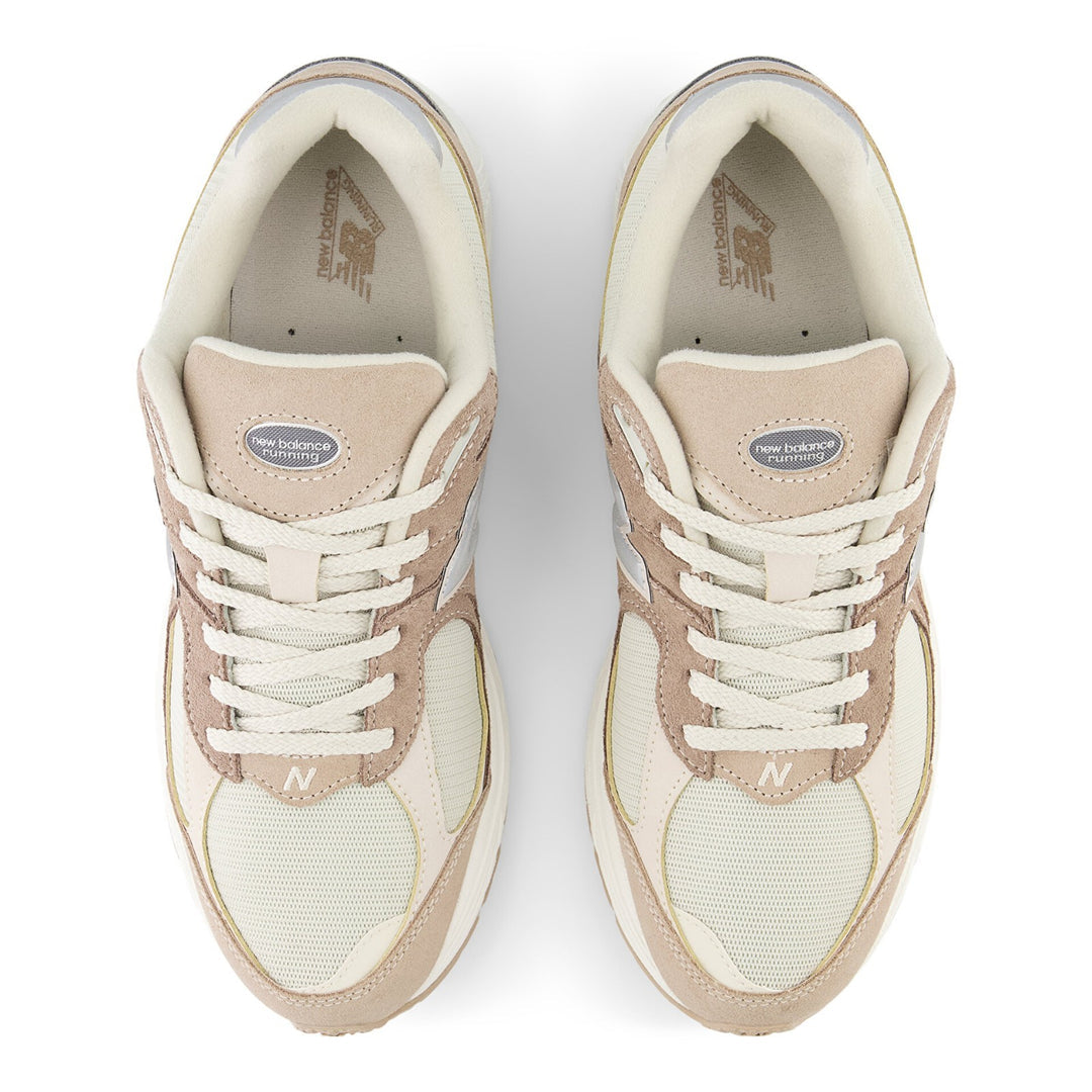 𝐍𝐄𝐖 𝐁𝐀𝐋𝐀𝐍𝐂𝐄                                     Zapatillas unisex 2002r m2002rsi beige con cordones para adultos