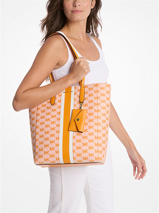 𝐌𝐈𝐂𝐇𝐀𝐄𝐋 𝐊𝐎𝐑𝐒     Bolso tote Vincent grande con logotipo en jacquard y tarjetero MK0070