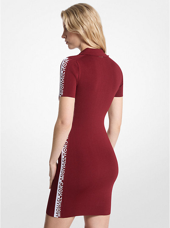 𝐌𝐈𝐂𝐇𝐀𝐄𝐋 𝐊𝐎𝐑𝐒  Vestido tipo polo con cinta con logotipo y punto elástico     MK0082