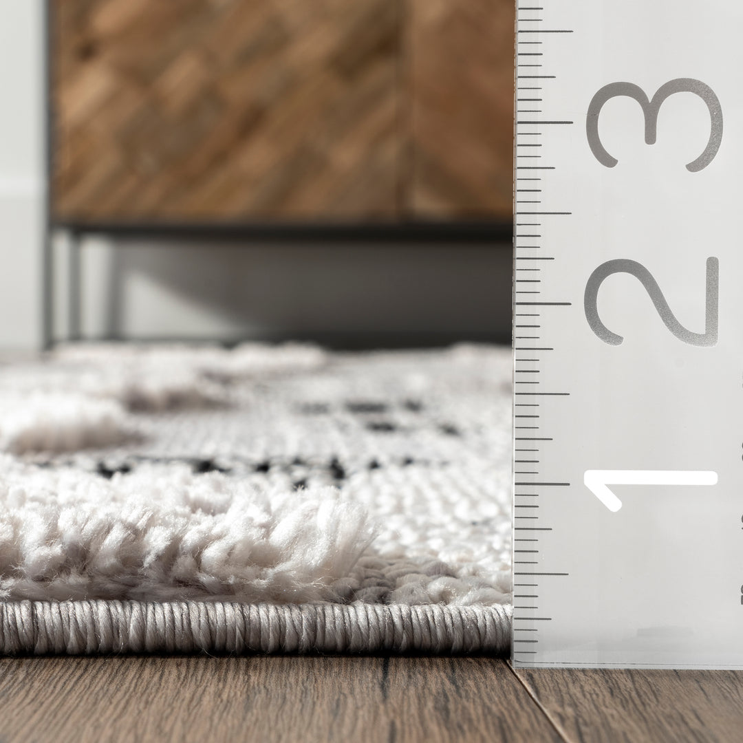 𝐍𝐔𝐋𝐎𝐎𝐌           Alfombra moderna con borlas de guijarros Carli        NU028