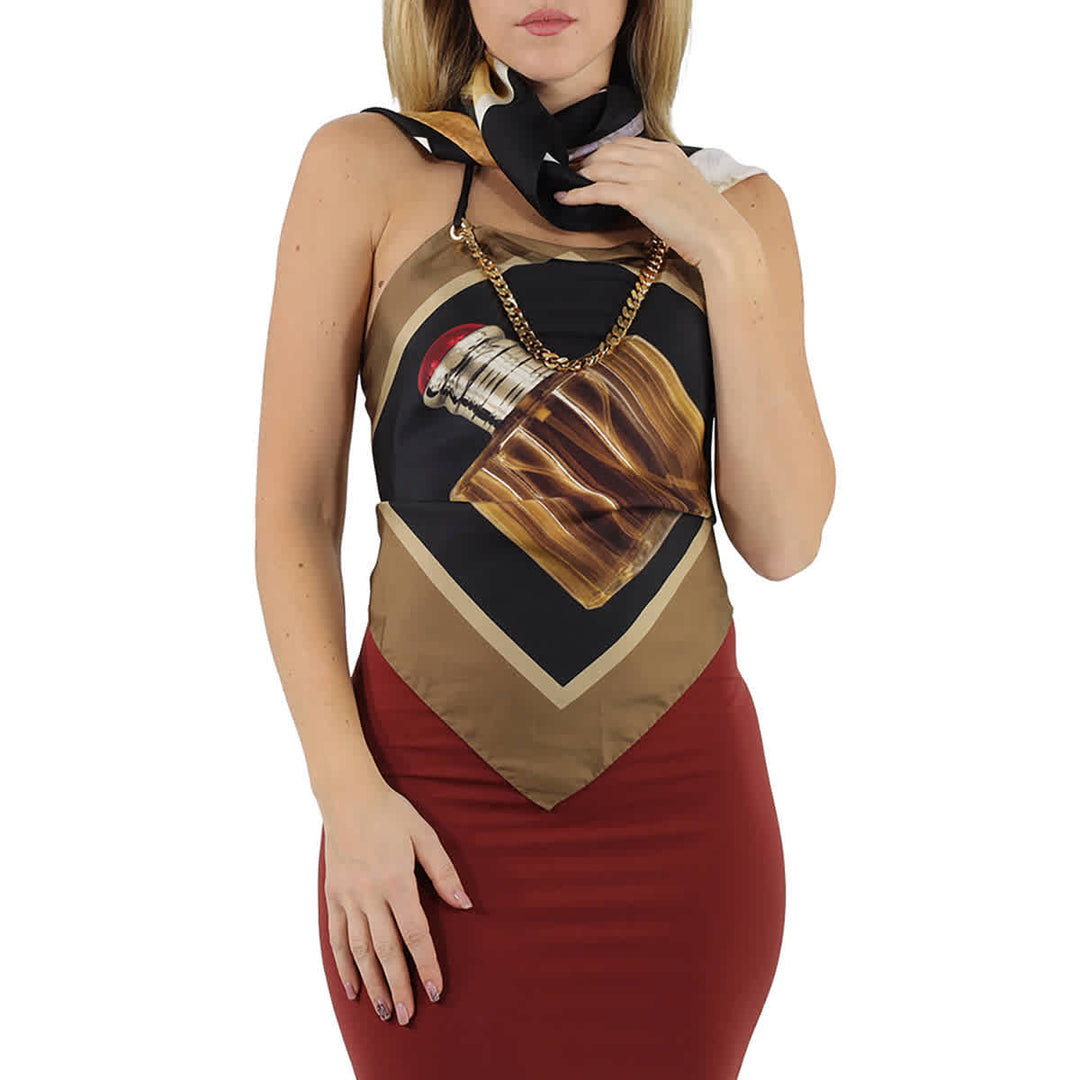 𝐁𝐔𝐑𝐁𝐄𝐑𝐑𝐘 ☑️                       Top de seda con estampado de frasco de perfume de archivo y detalle de cadena