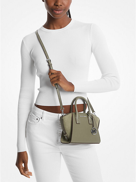 𝐌𝐈𝐂𝐇𝐀𝐄𝐋 𝐊𝐎𝐑𝐒                                    Bolso de cuero extra pequeño Avril                                      MK001