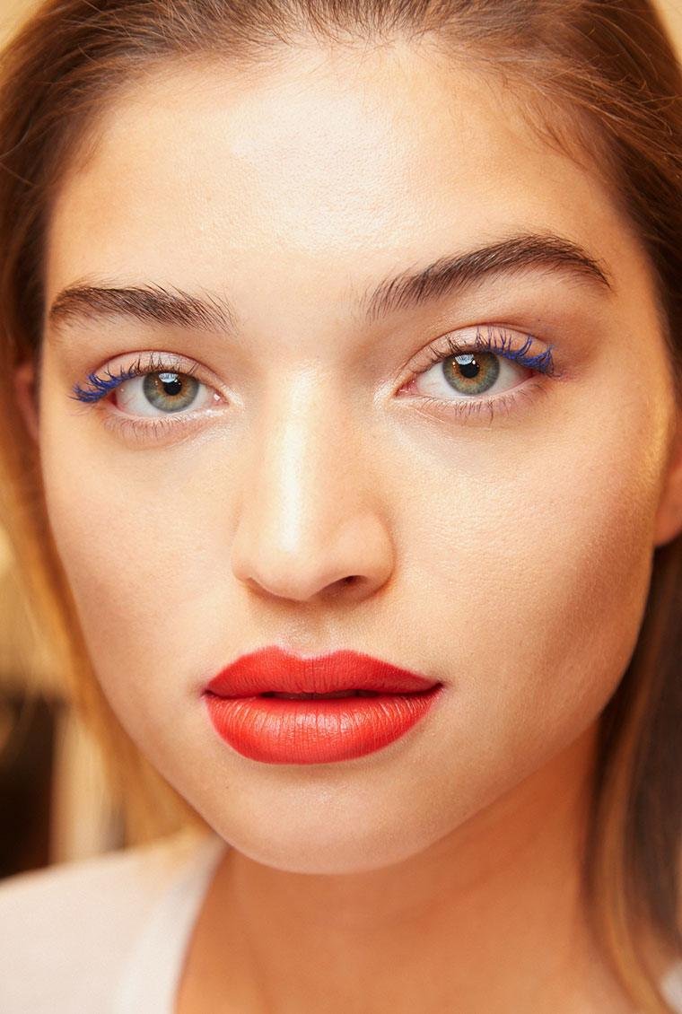 𝐌𝐀𝐘𝐁𝐄𝐋𝐋𝐈𝐍𝐄                              Máscara de pestañas lavable azul real                    May39