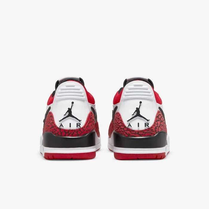 𝐍𝐈𝐊𝐄                                   Zapatillas Air Jordan Legacy 312 Low CD7069-116 para hombre, blancas y rojas.