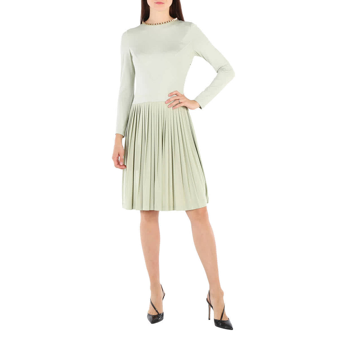 𝐁𝐔𝐑𝐁𝐄𝐑𝐑𝐘☑️               Vestido plisado con detalle de cadena y espalda abierta en seda elástica y crepé