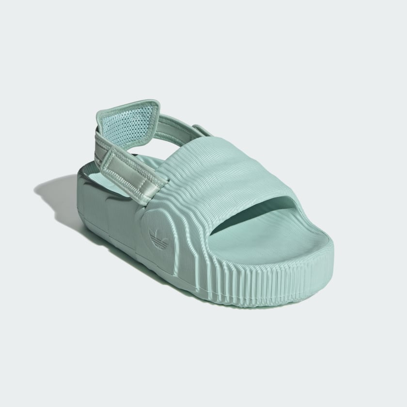 𝐀𝐝𝐢𝐝𝐚𝐬                            Chanclas Adilette 22 XLG para mujer