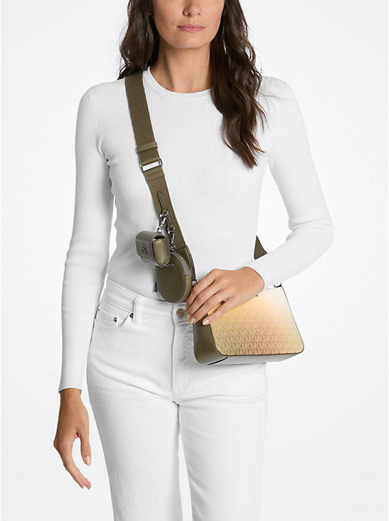 𝐌𝐈𝐂𝐇𝐀𝐄𝐋 𝐊𝐎𝐑𝐒     Bolso bandolera Jet Set pequeño con logo de la firma ombré y funda para Apple Airpods Pro. MK0039