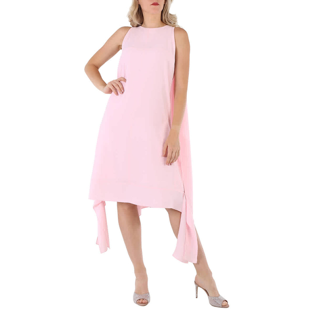 𝐁𝐔𝐑𝐁𝐄𝐑𝐑𝐘 ☑️               Vestido recto de crepé de satén con detalle drapeado en color rosa caramelo pálido