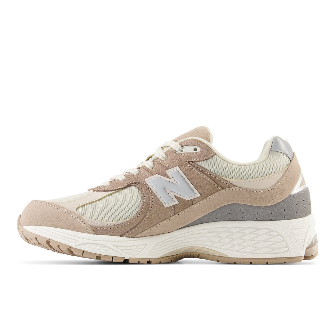 𝐍𝐄𝐖 𝐁𝐀𝐋𝐀𝐍𝐂𝐄                                     Zapatillas unisex 2002r m2002rsi beige con cordones para adultos