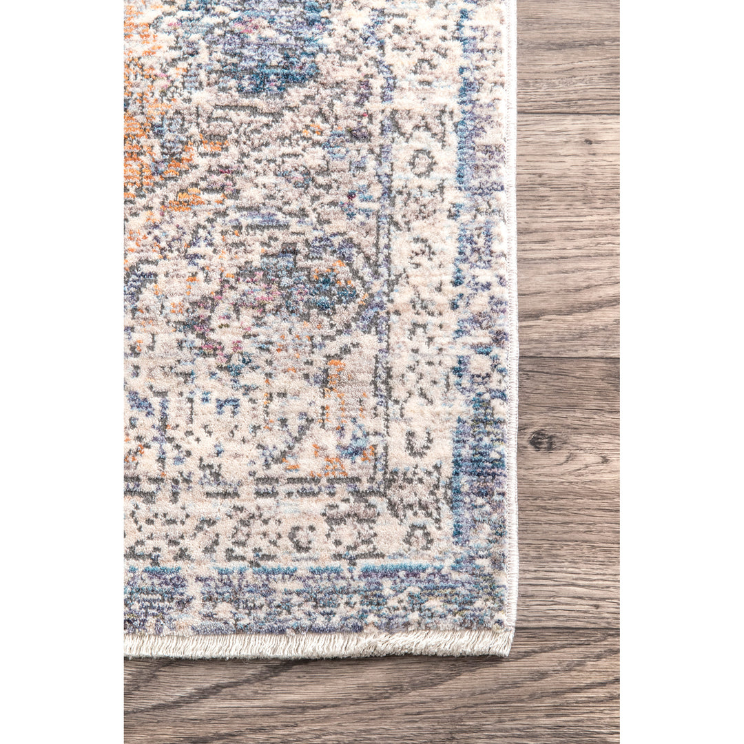 𝐍𝐔𝐋𝐎𝐎𝐌           Alfombra vintage con flecos y medallón Toni NU06