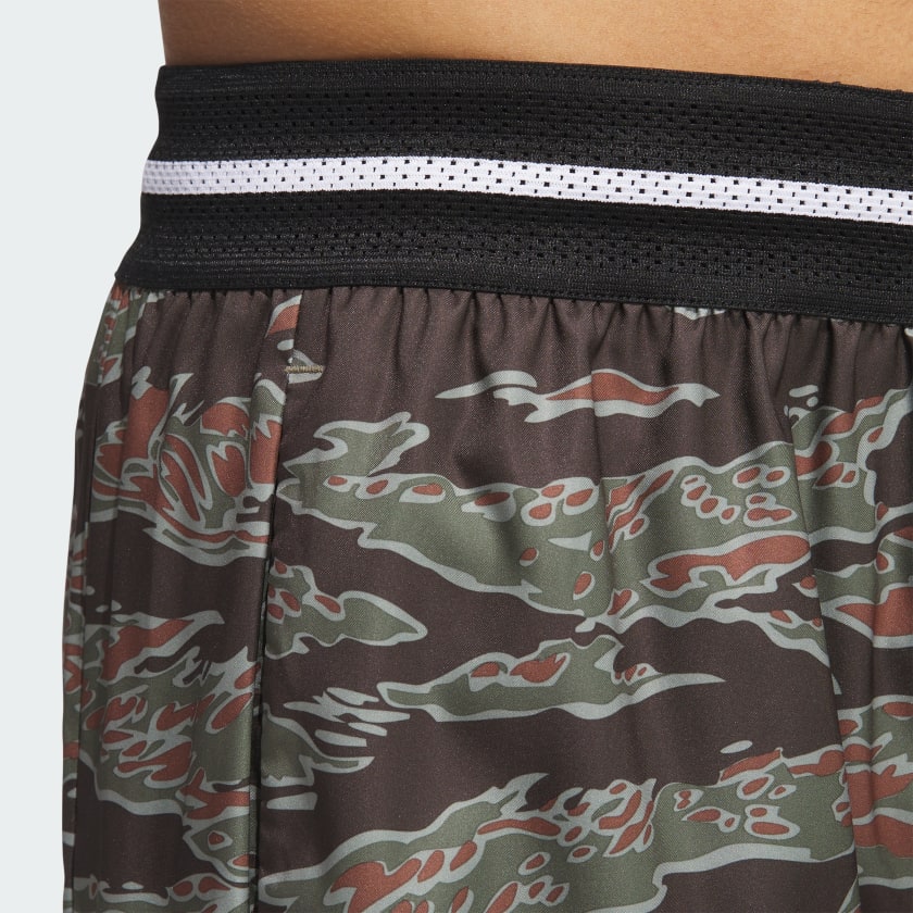 𝐀𝐃𝐈𝐃𝐀𝐒              Pantalón corto Crazy Lite AOP para hombre ADI025